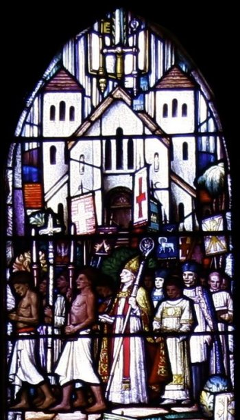 Top panel of central light